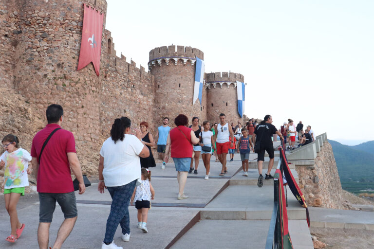 Más de 30.000 personas disfrutan hasta agosto del Castillo de las 300 Torres de Onda