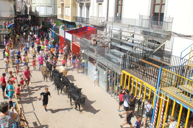 Nules celebra el sopar de germanor dins de les festes de Sant Bartomeu