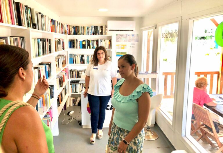 Las playas de Castelló han contado con 200 usuarios en sus ‘bibliotecas del mar’