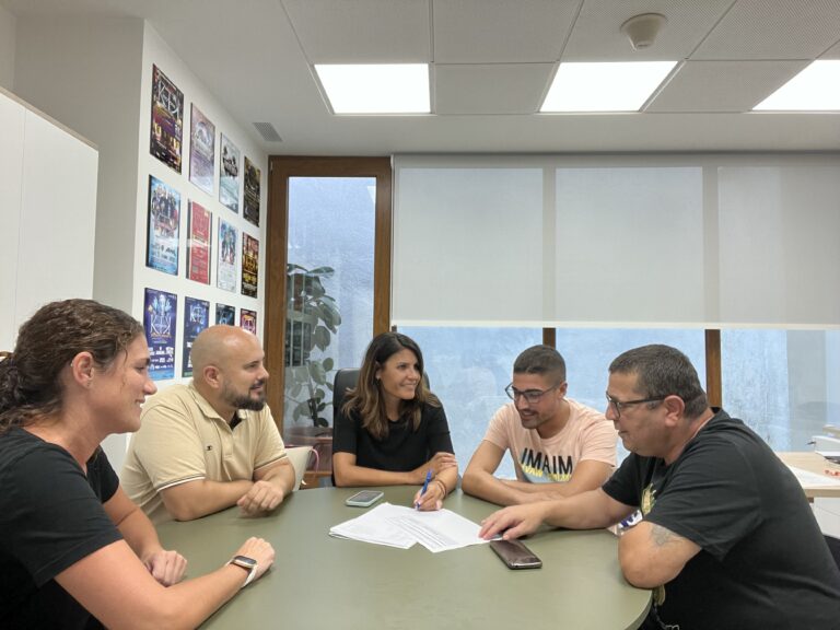 Todo preparado en Canet lo Roig para la celebración de las fiestas de Sant Miquel