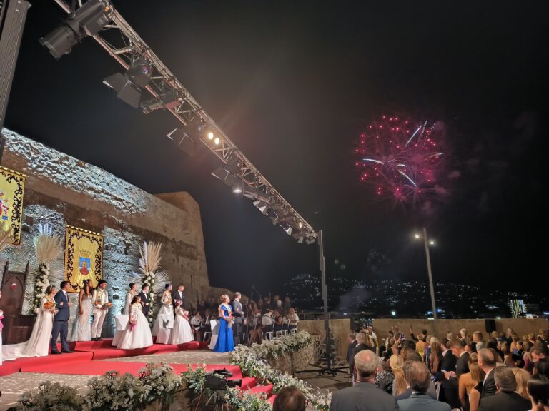 Peñíscola proclama a su Reina y Corte de Honor 2023 en un emotivo acto en el Parque de Artillería