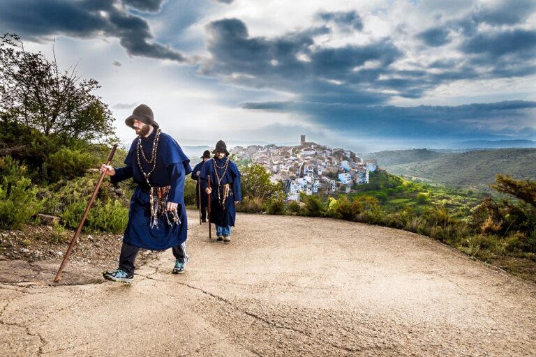 Acompaña ‘als Peregrins’ en su partida de Les Useres hacia Sant Joan de Penyagolosa este viernes