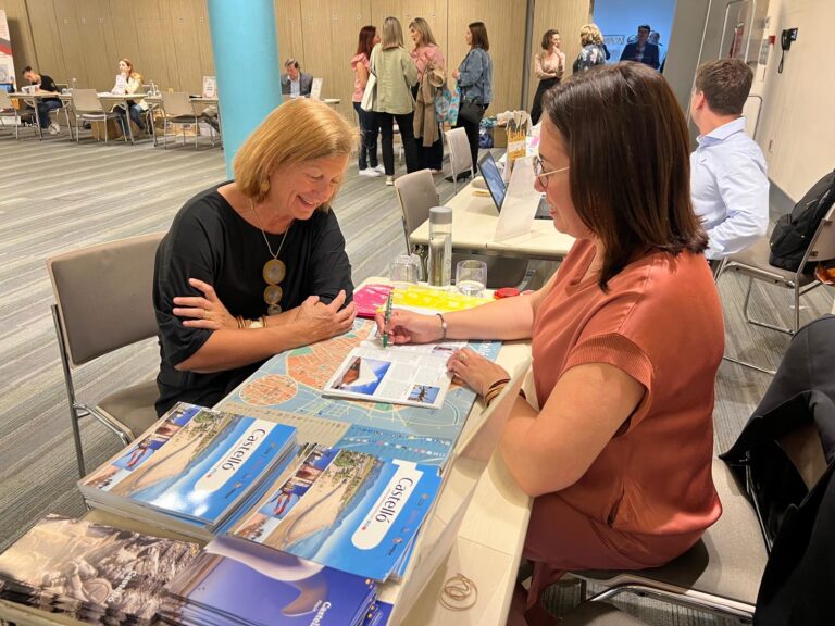 Más de 2.800 atenciones en el stand de Castellón en la feria Expovacaciones