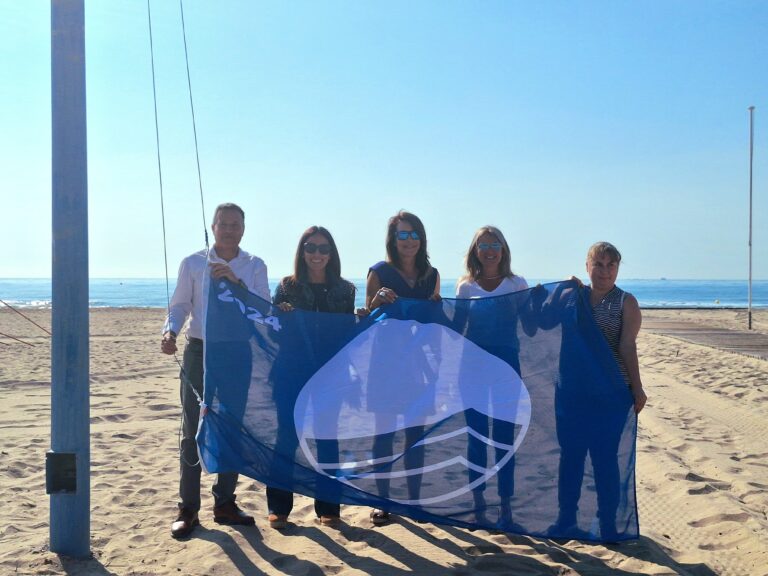 Las Banderas Azules ya ondean en las playas de Burriana