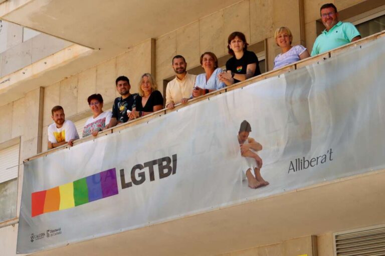 L’Alcora reivindica la libertad de las personas LGTBI+ con ‘Allibera’t’