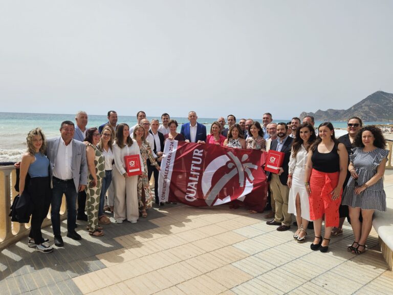 Turisme  otorga la bandera Qualitur a 204 playas y calas de 39 municipios de la Comunitat Valenciana