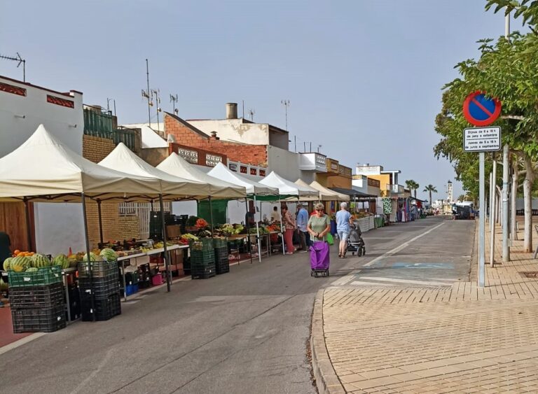 El mercado ambulante de la playa de Nules retoma su actividad