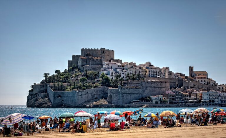 AGRETUR desmiente que Peñíscola sea uno de los destinos turísticos más saturados del país