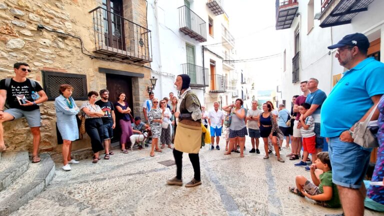 Peñíscola llena sus Rutas Históricas Teatralizadas