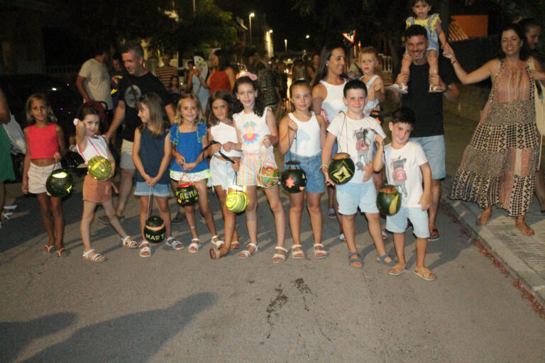 La Playa Casablanca de Almenara vive la noche mágica del Xixo Xixero