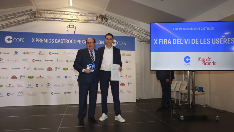 ​La Fira del Vi de Les Useres recibe un premio por su promoción de la Cultura del Vino