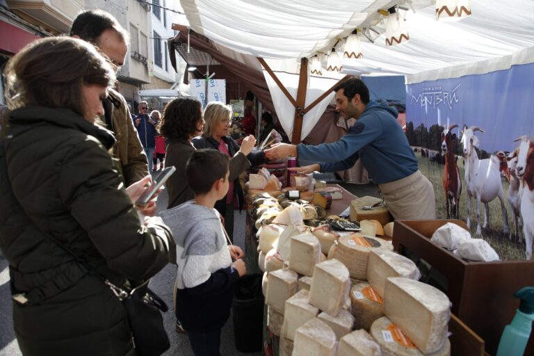 Cabanes recibió miles de visitas en la Fira de Sant Andreu