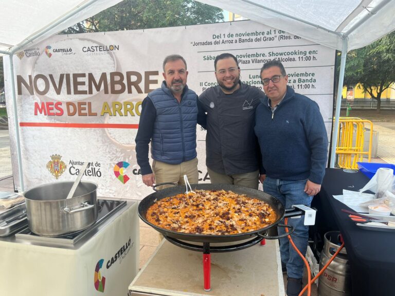 La plaza Illes Columbretes acoge un showcooking de Álvaro Vicente en el marco del ‘Mes del Arroz’