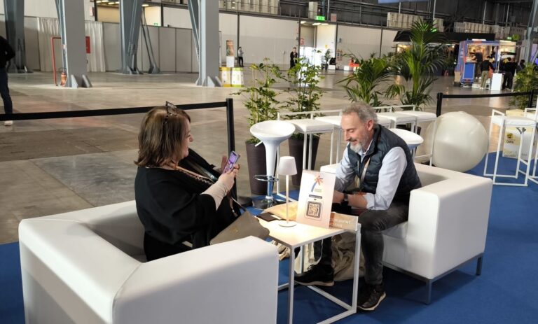 Turisme promociona la oferta de vinculada al turismo deportivo en la feria ‘Racquet Trend’ de Milán