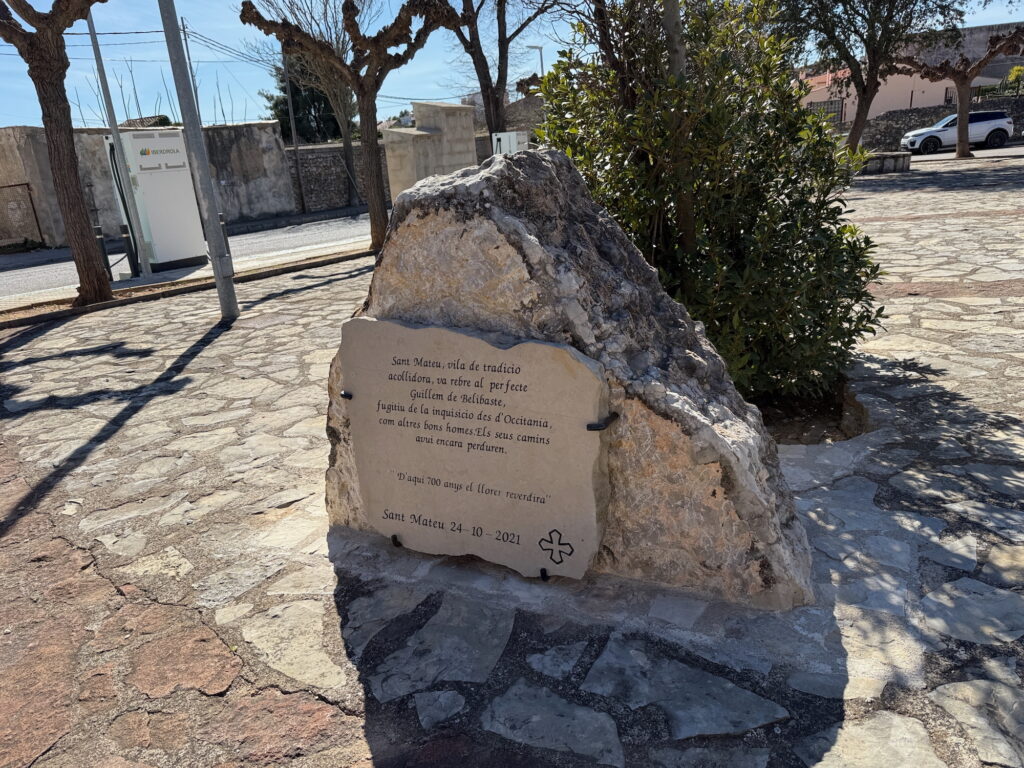 Sant Mateu: monumento dedicado al último cátaro Guillaume Bélibaste 2025