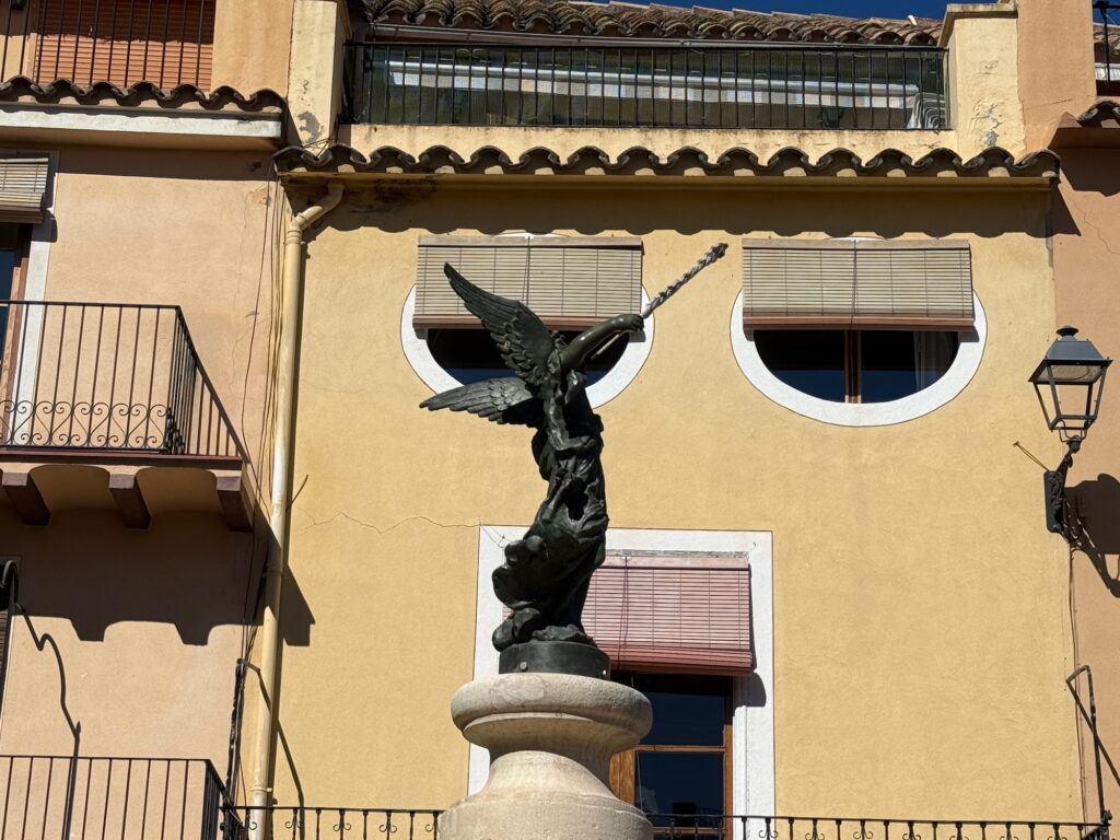 Fuente del Angel Plaza Mayor de Sant Mateu 2025